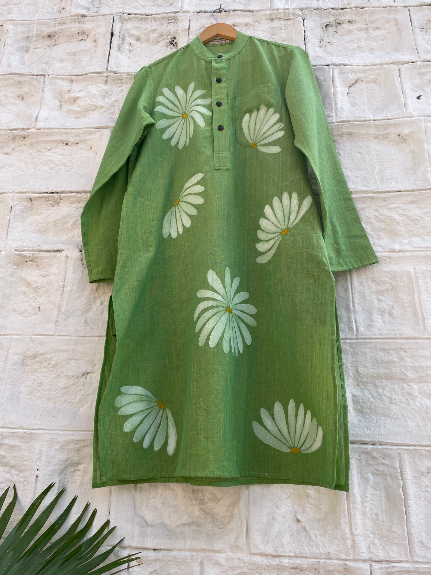 Daisy Kurta