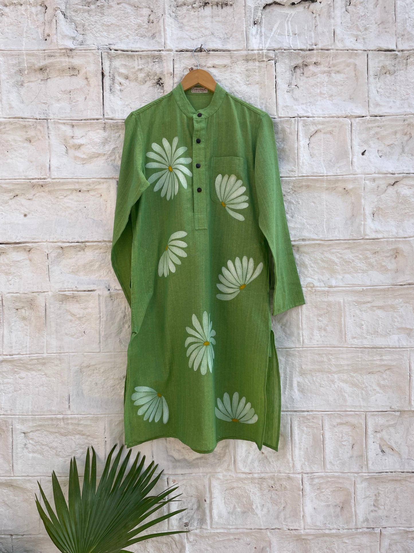 Daisy Kurta
