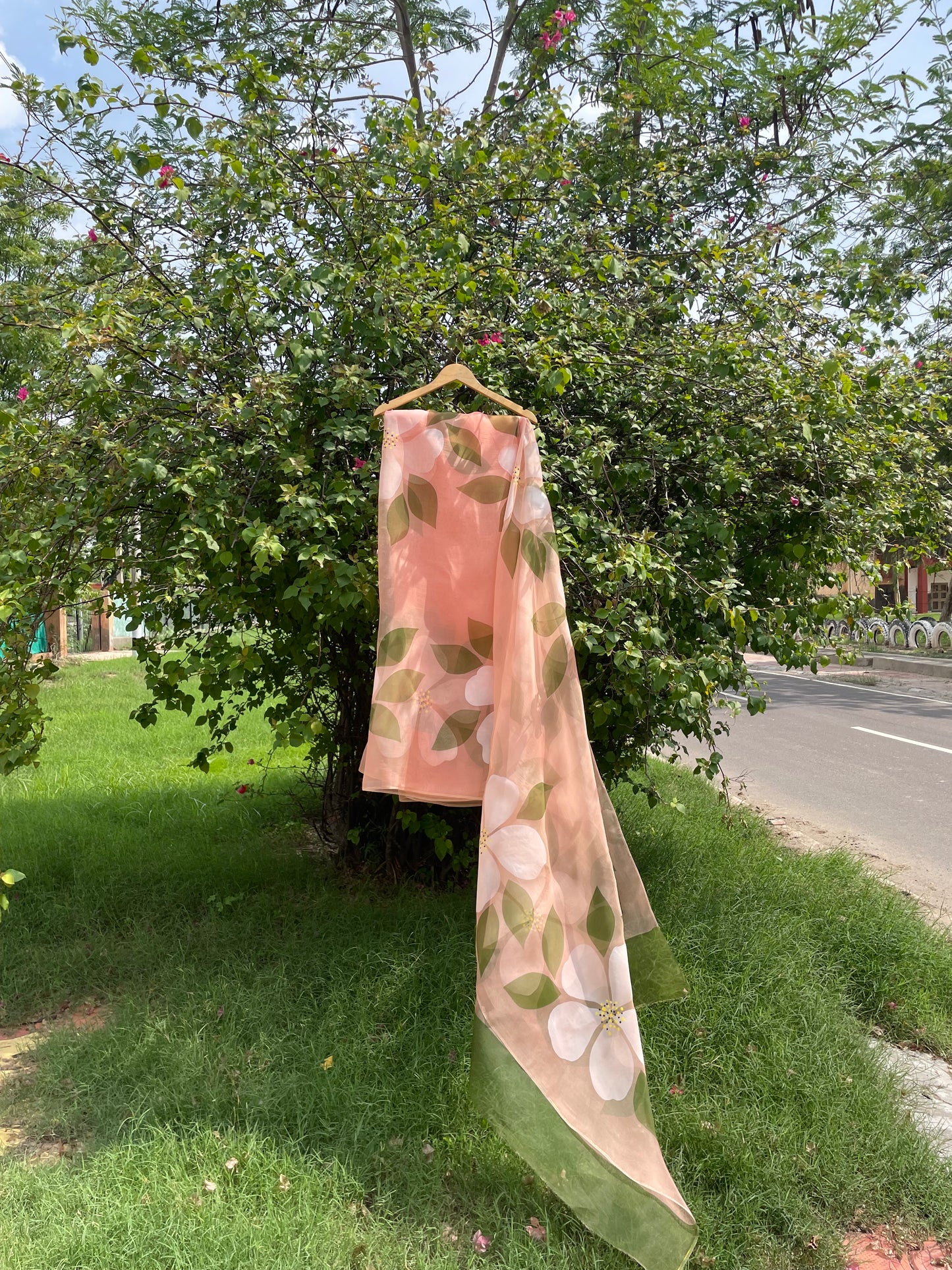 Big Hibiscus Organza Saree