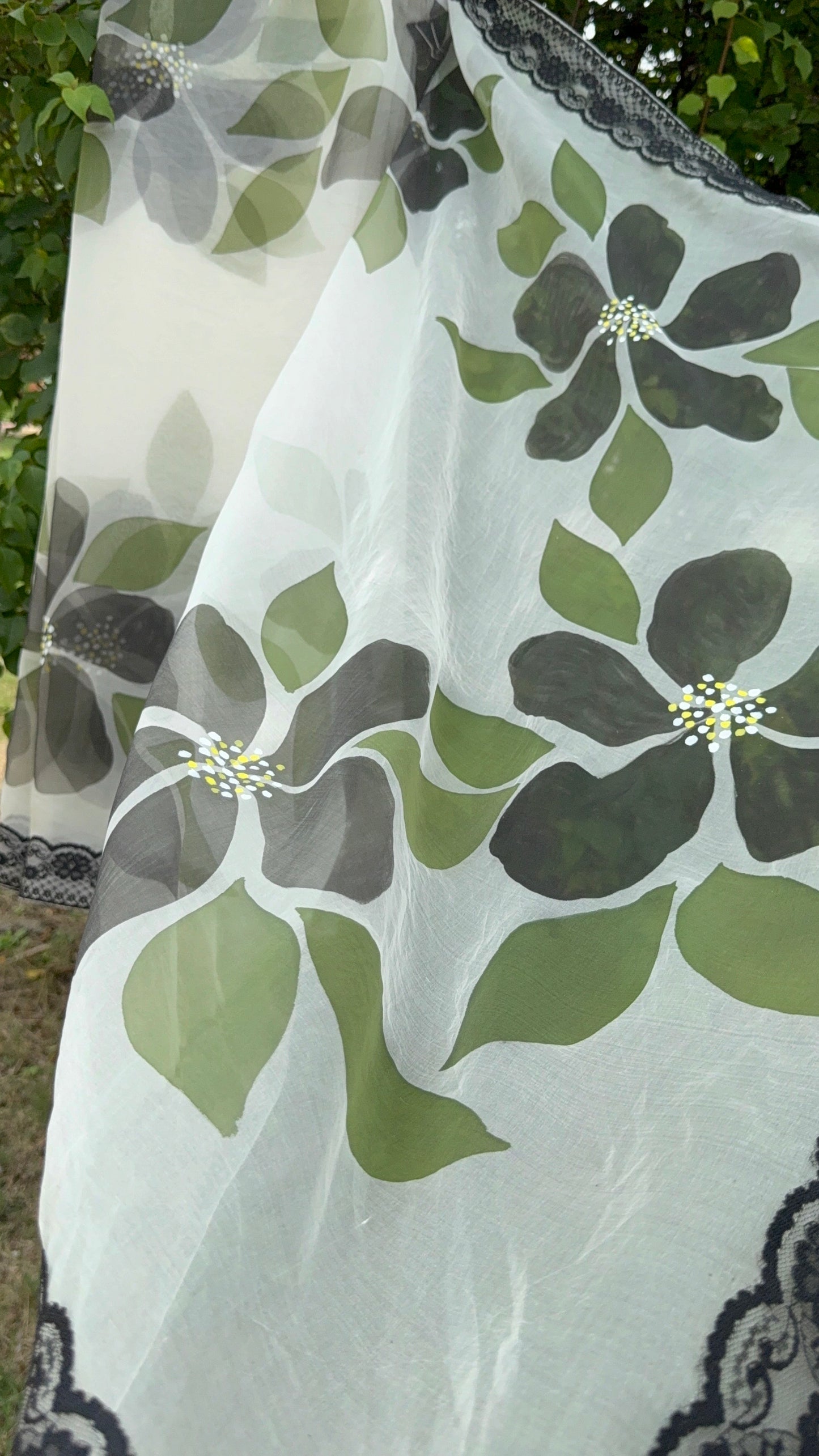 Big Hibiscus Organza Saree
