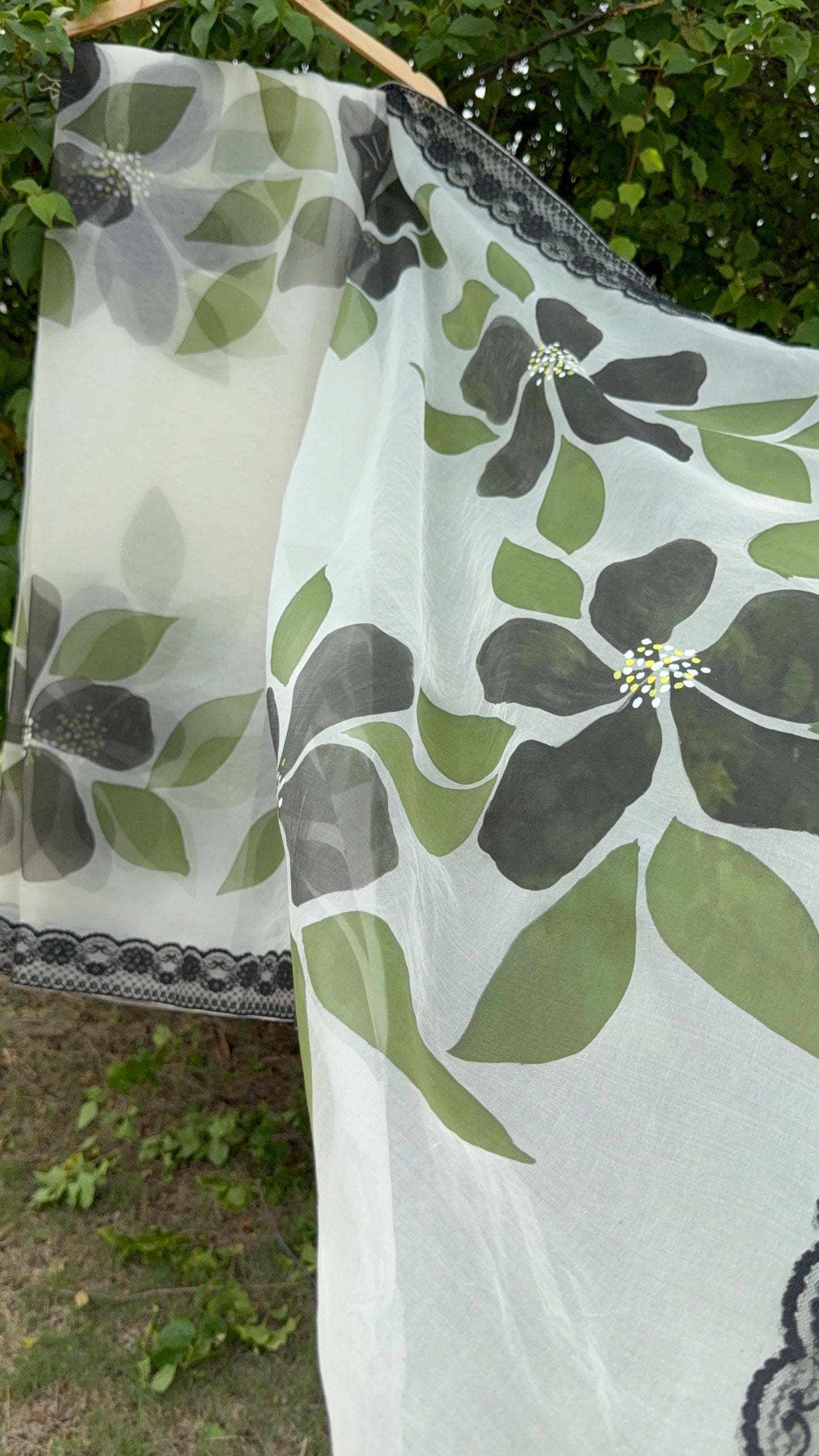 Big Hibiscus Organza Saree